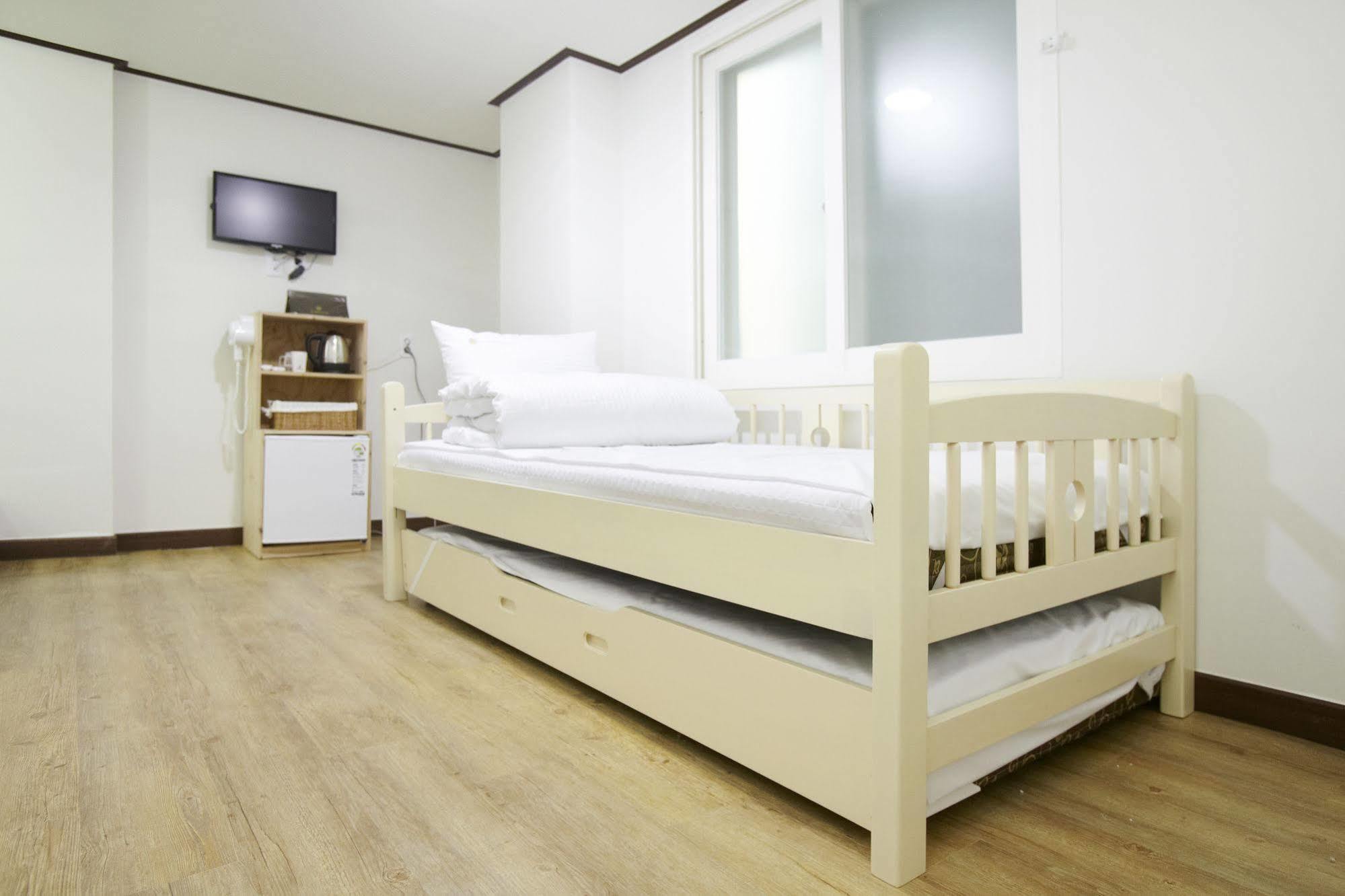 24 Guesthouse Sinchon Hongdae سيول المظهر الخارجي الصورة
