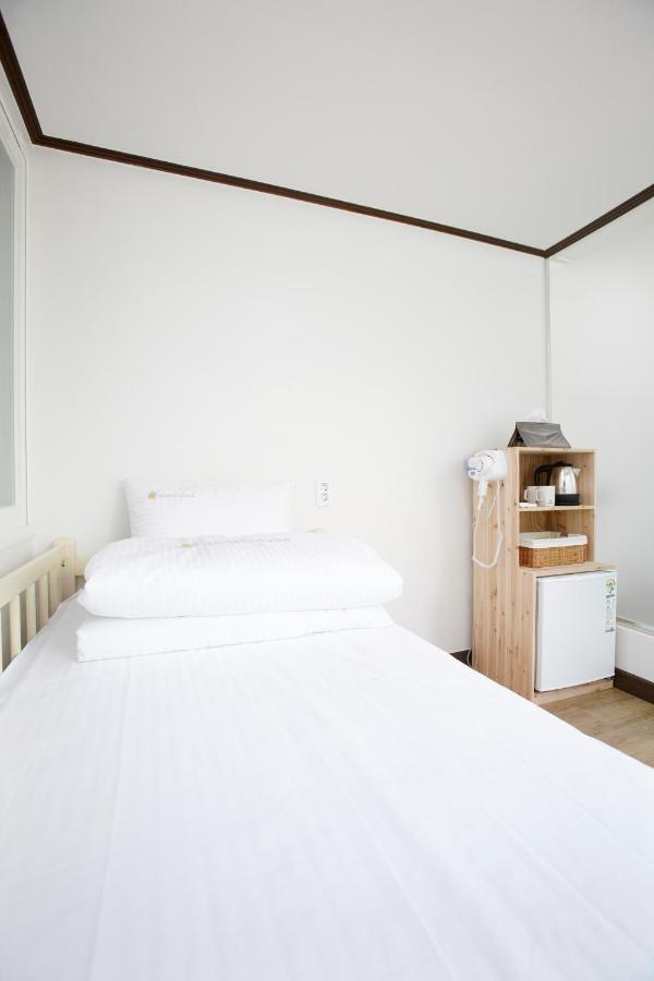 24 Guesthouse Sinchon Hongdae سيول المظهر الخارجي الصورة